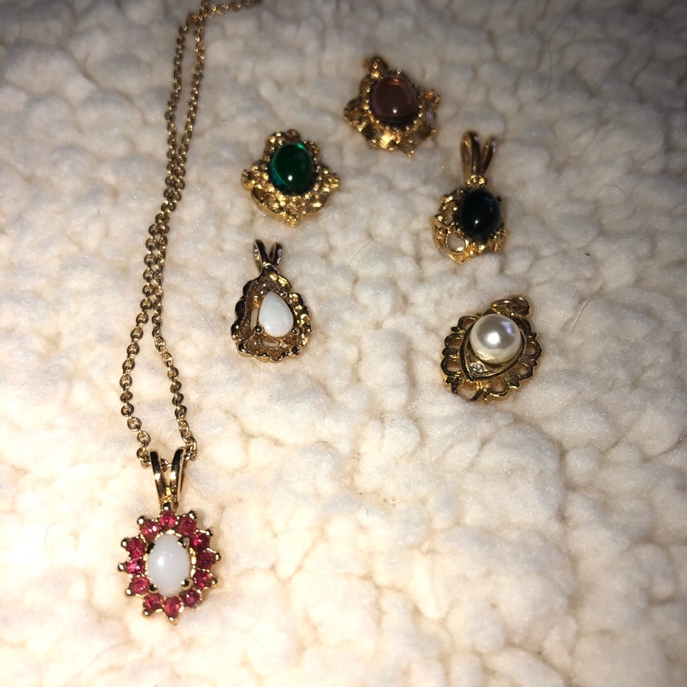 Necklace with 6 pendants